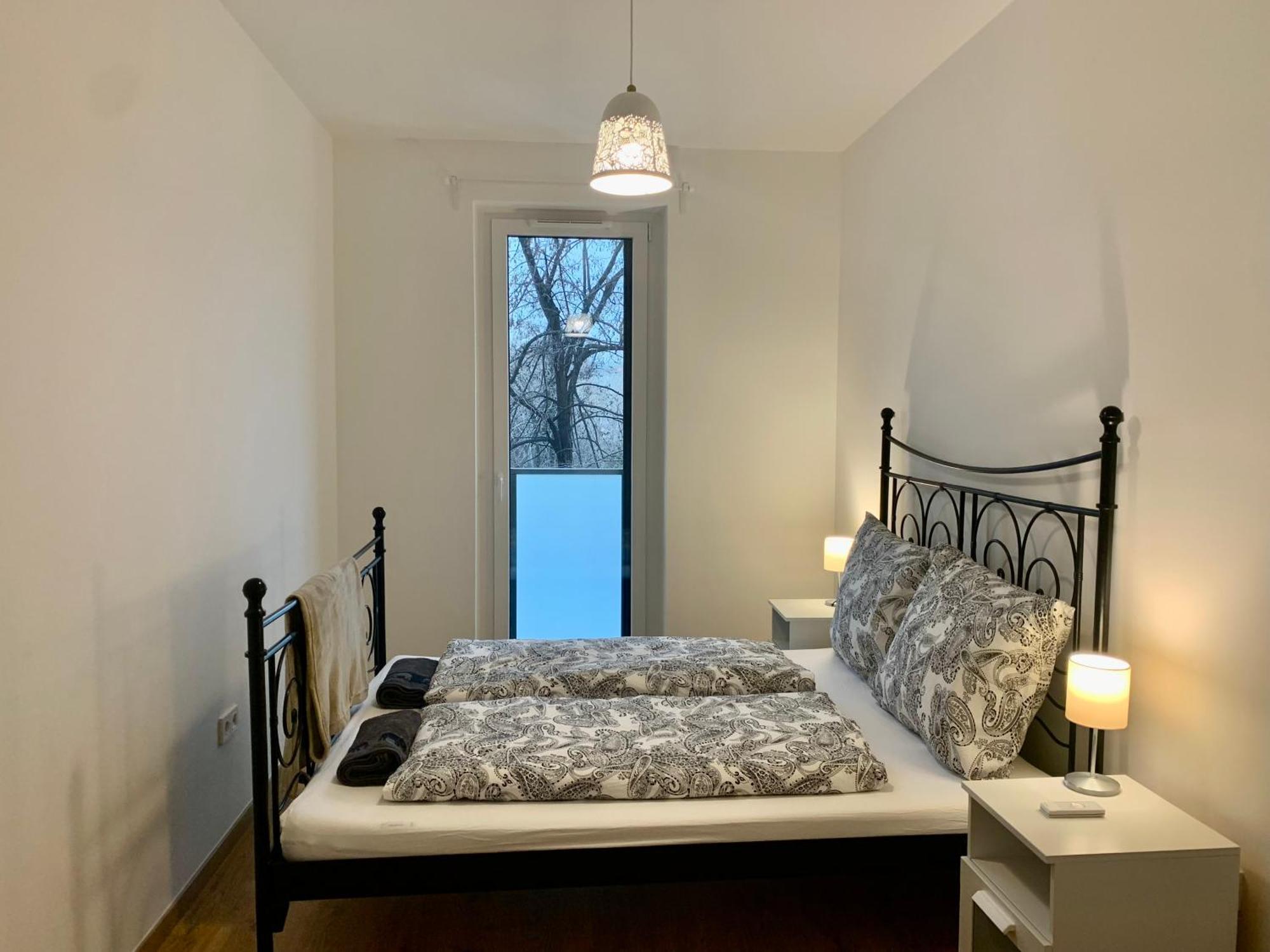 Westside - Modern & Peaceful - Free Garage! Apartment
