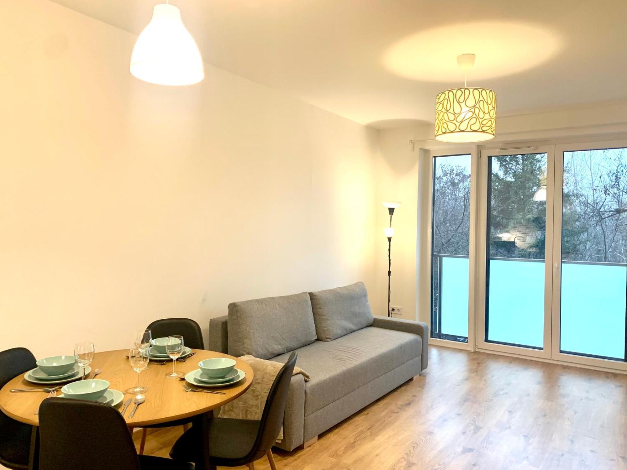 Apartment Westside - Modern & Peaceful - Free Garage! Budapest