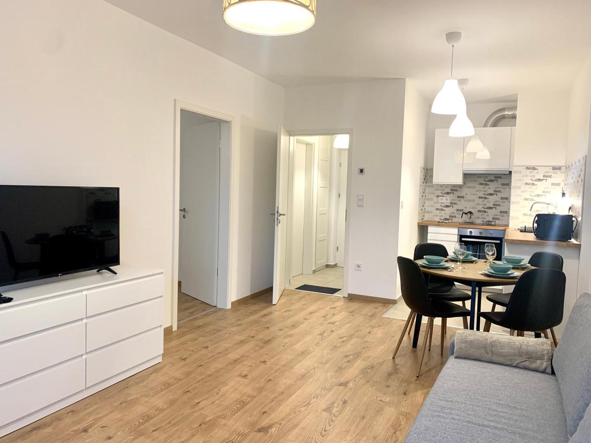 Westside - Modern & Peaceful - Free Garage! Apartament *