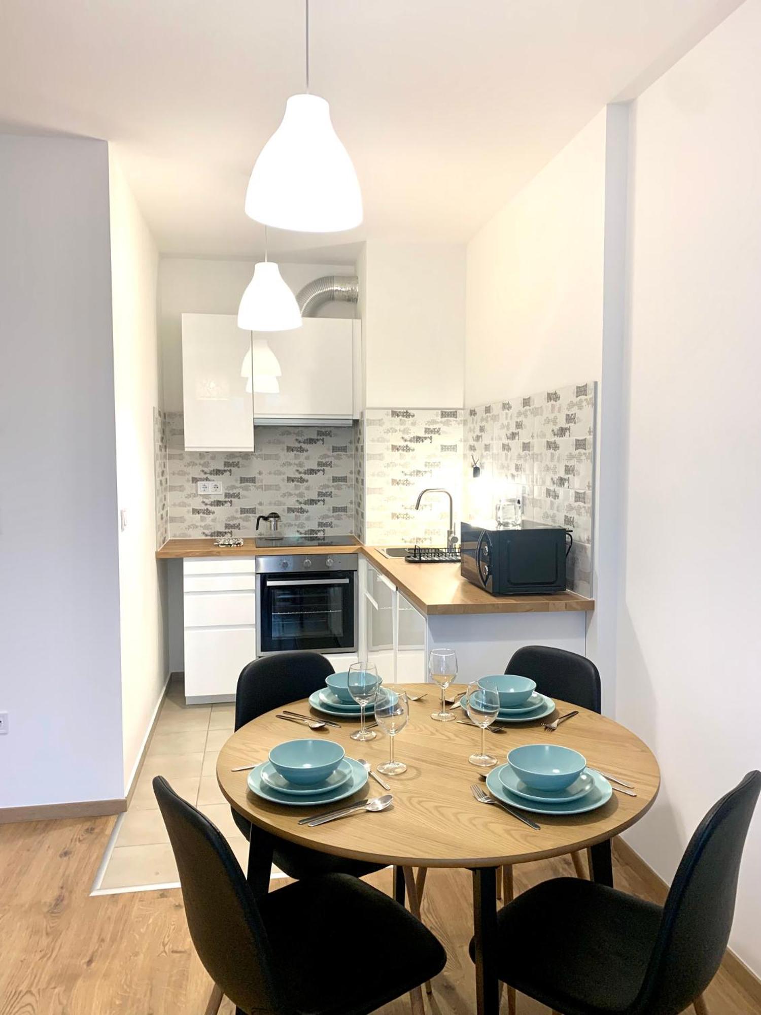 Westside - Modern & Peaceful - Free Garage! Apartament Budapeszt